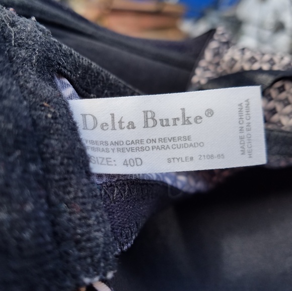 Delta Burke Bra - Picture 6 of 8